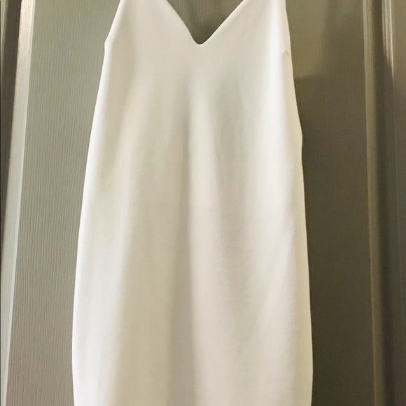 White dress - Picture 1 of 3